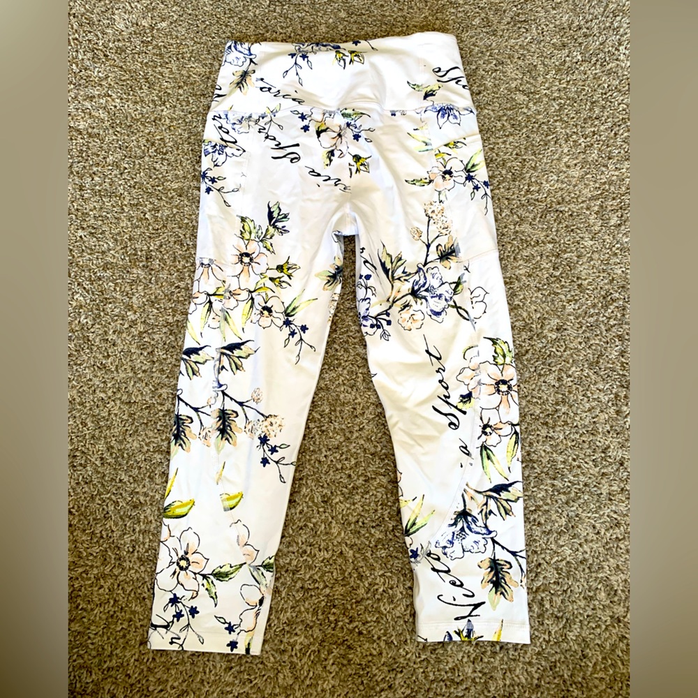VS Knockout Capri NWOT